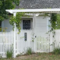 Rise and Fall Picket Fence